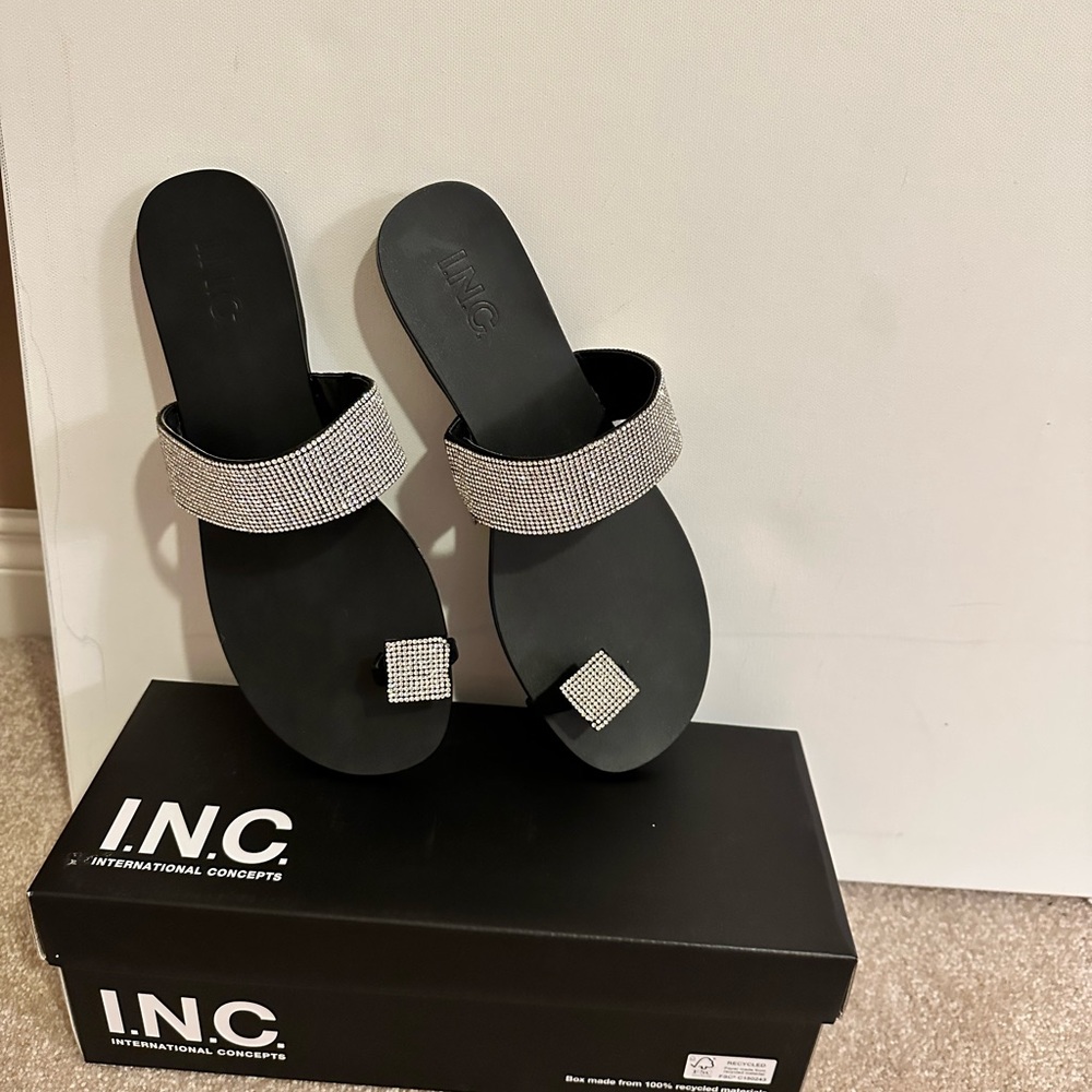 INC international concepts, flat and flashy with rhinestones flats ringtoeNWB 8